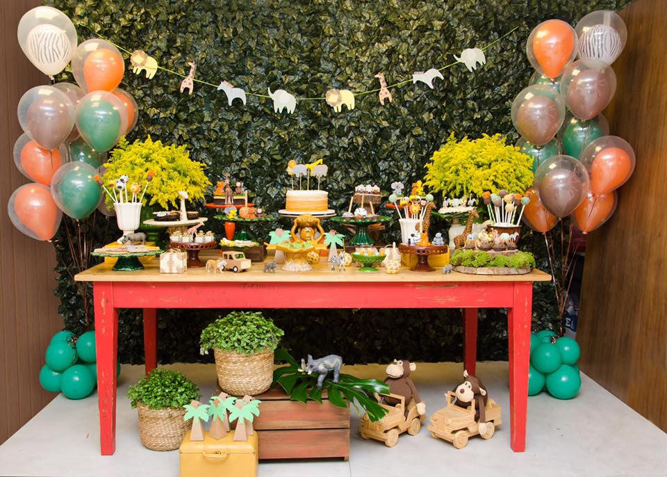Safari Birthday Party-Festa Safari TheIcedSugarCookie.com Styled by Essencia Festeira