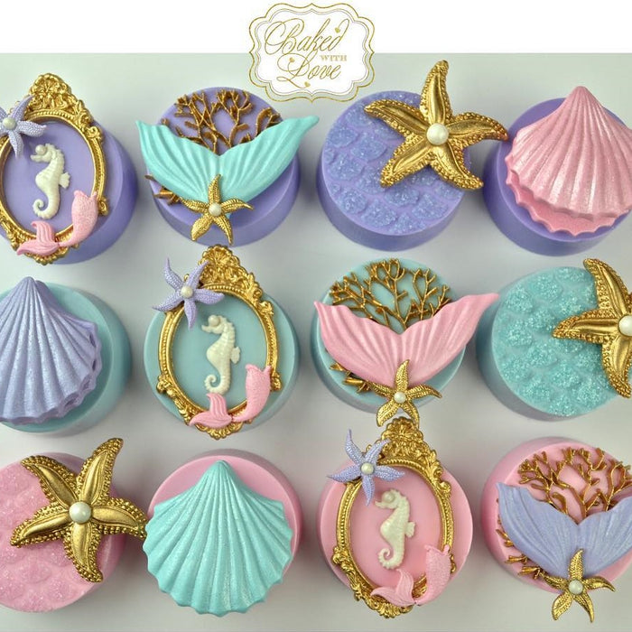 The Little Mermaid Birthday Party Chocolate Covered Oreos by @_bakedwithlove_ featured on TheIcedSugarCookie.com #mermaidparty #mermaidoreos #mermaidbirthday #mermaidbirthdayparty #mermaidpartryideas #theicedsugarcookie