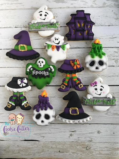 Spooky Trick Or Treat Halloween Iced Sugar Cookies created by @cookiecutterfl featured on TheIcedSugarCookie.com #halloweencookies #ghostcookies #halloweensugarcookies #halloween #icedsugarcookies #theicedsugarcookie